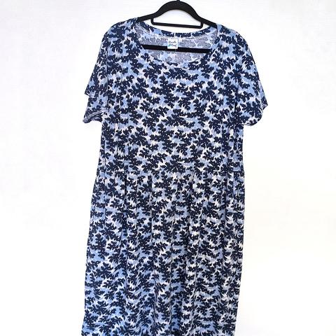 Blue Mist Wallaby Dress Size 20 (below knee)